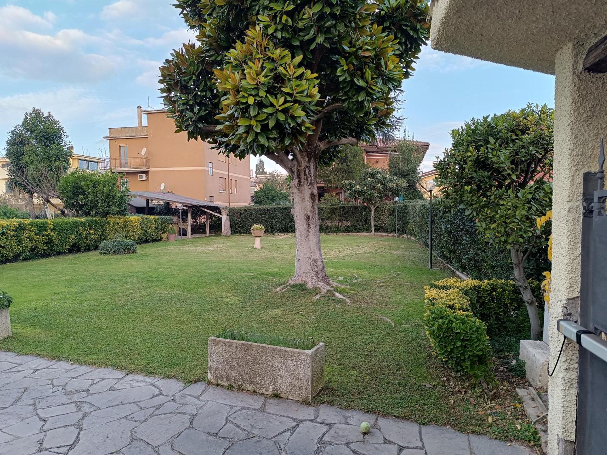 Lochaletcivico47 Roma Esterno foto