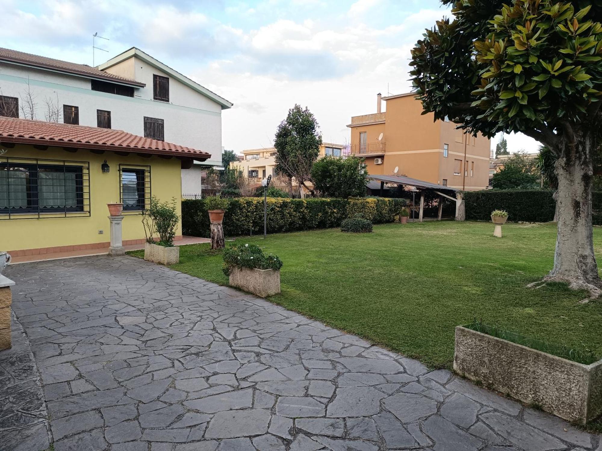 Lochaletcivico47 Roma Esterno foto